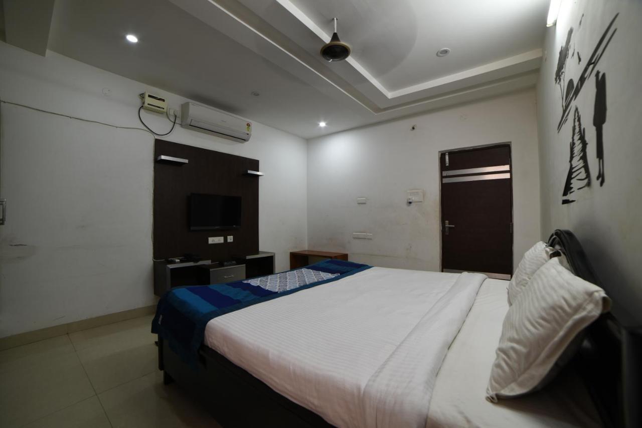 गेस्ट हाउस Hitech Shilparamam *